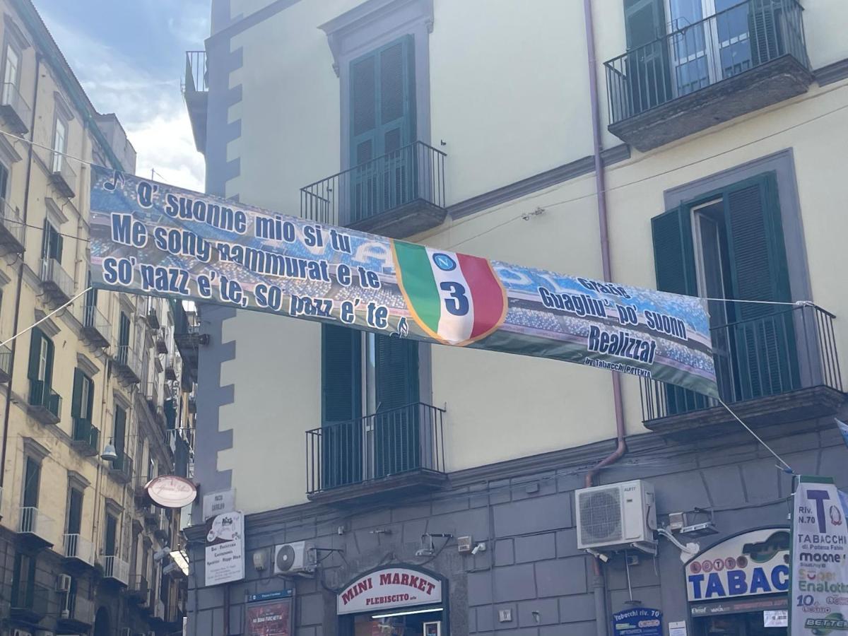 Casetta Piazza Plebiscito Наполи Екстериор снимка