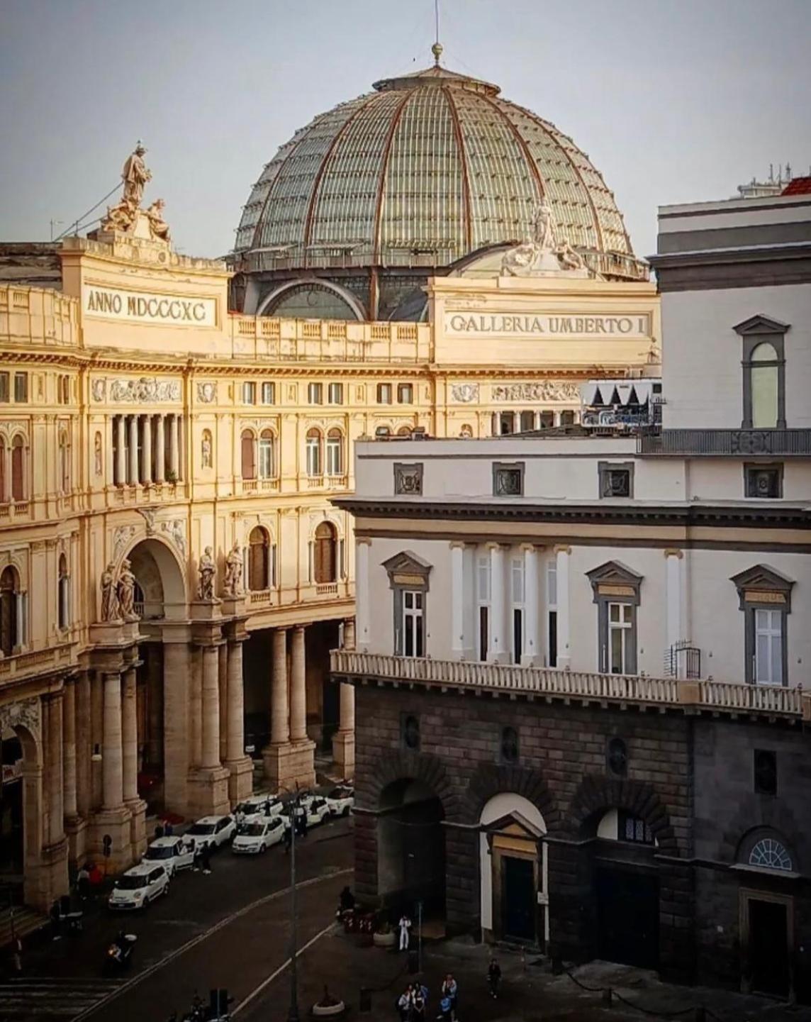 Casetta Piazza Plebiscito Наполи Екстериор снимка